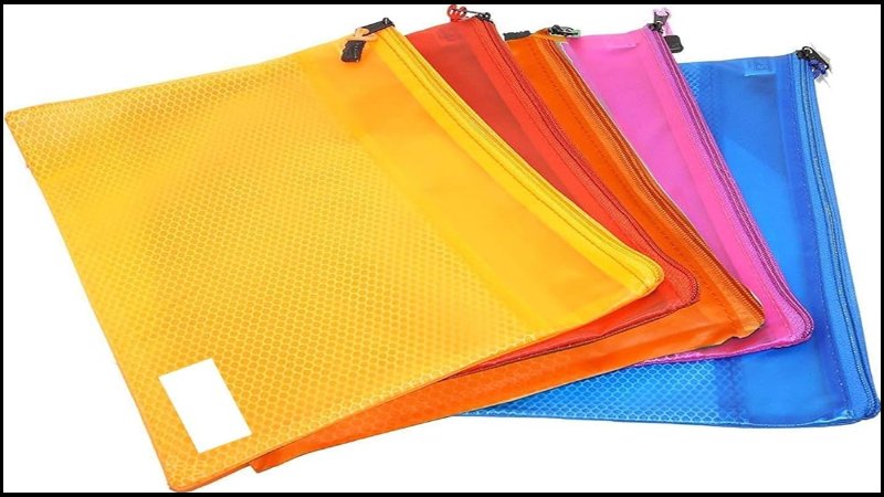 Understanding the different materials used in zipper bags is crucial for making an informed decision