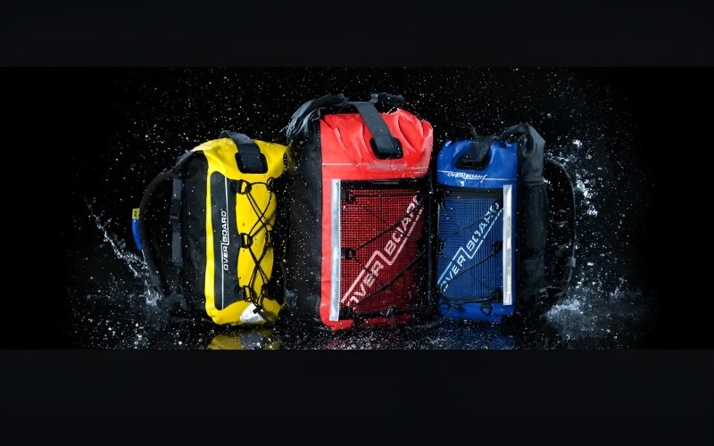 Submersible bags with a high IP rating are essential for keeping electronics, documents, and other valuables dry, even if they fall overboard