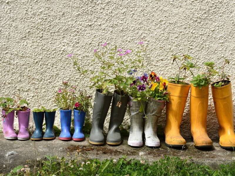 Unexpected upcycling ideas: shoe planters, tie wreaths, and collar stars.