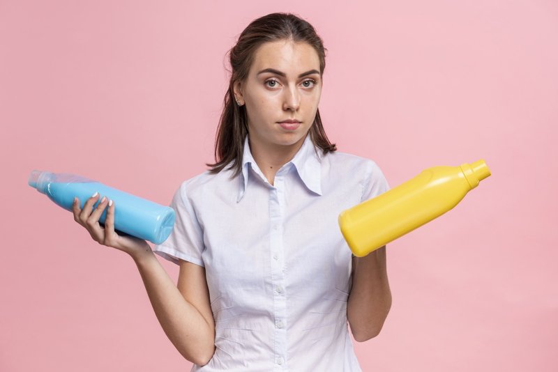 Choose correct bleach type based on fabric.