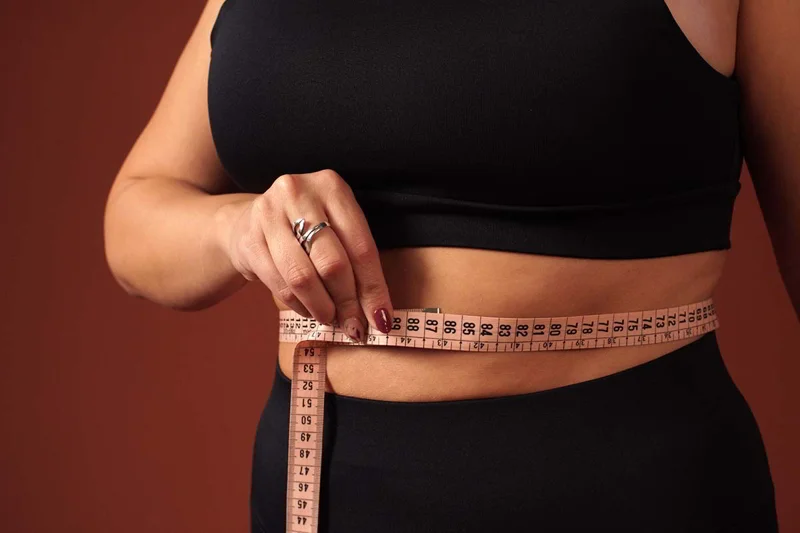 Defining the crucial natural waist landmark for accuracy.