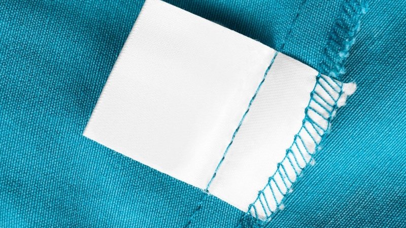 The standard Left/Right End Fold format provides generous horizontal space, offering excellent design flexibility