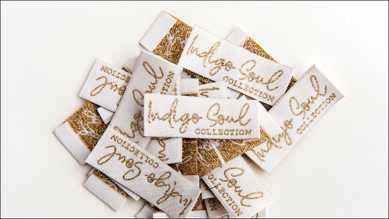 Miter fold labels are ideally suited for specific locations on garments where they can be securely integrated