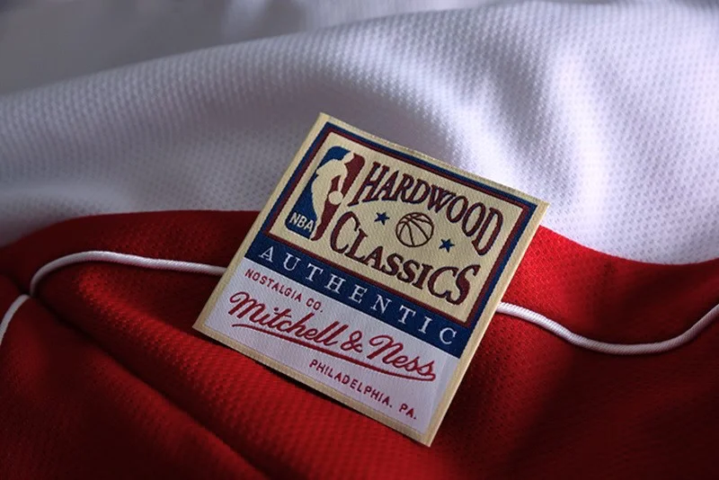 Ideal for high-durability garments, premium brand labels.