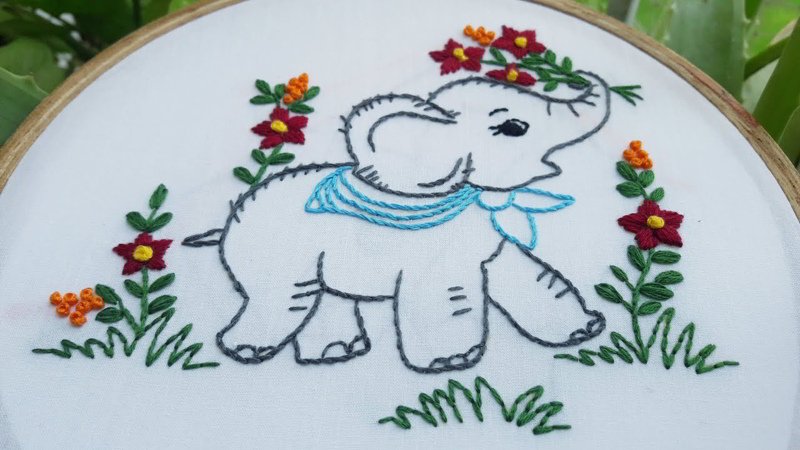 Creating a smooth, rope-like line with Stem Stitch.