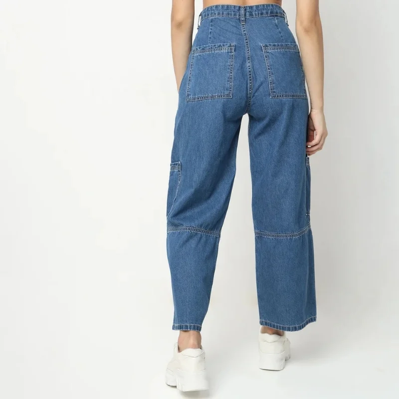 High-rise pants have longer outseams than low-rise styles.