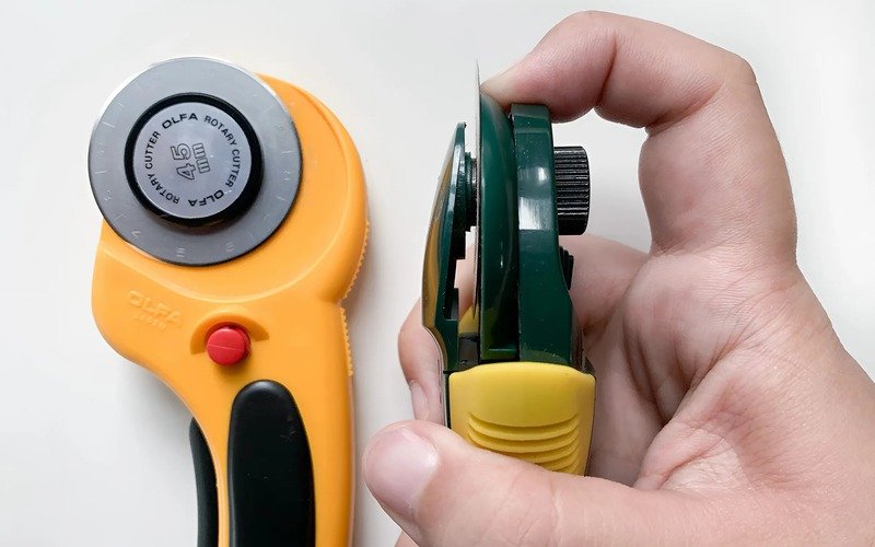 Rotary cutter blades are extremely sharp. They must be handled with care