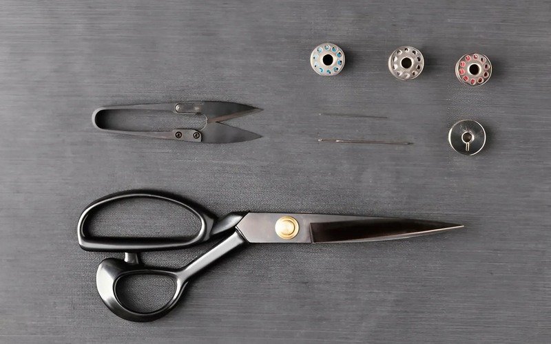 Choose fabric shears based on feel, smoothness, size, and don't choose the cheapest ones