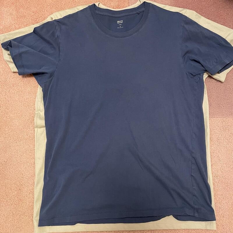 Spot the shrink! Same T-shirt, different size.
