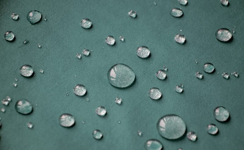 How water-repellent surfaces keep things dry.