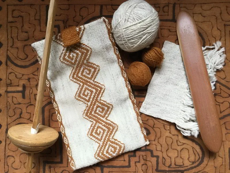 Weft's magic: Patterns & textures.