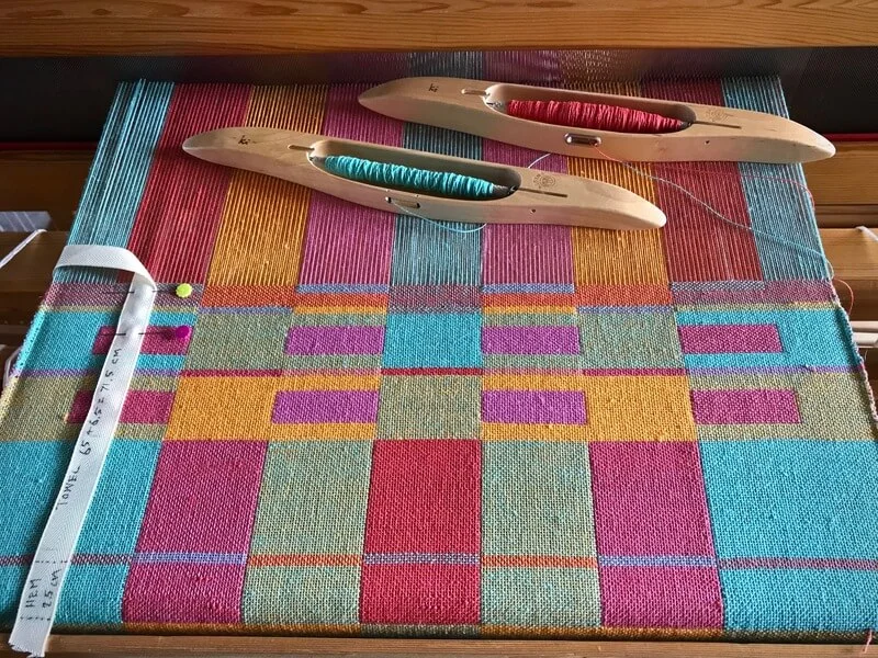 Detail woven by quality weft.